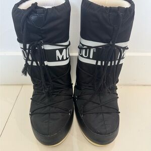 Moon boots